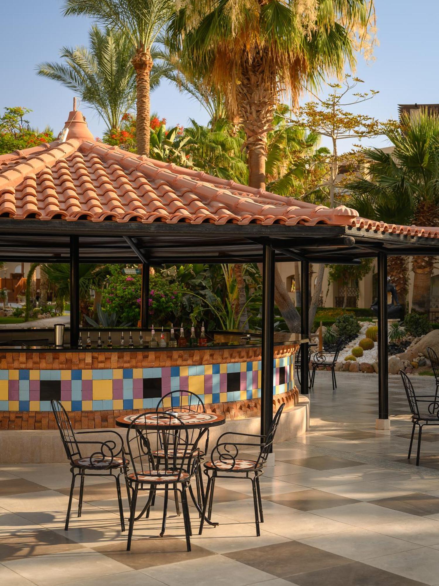 Iberotel Redsina Sharm El-Sheikh Exterior foto The bar at the La Quinta Resort